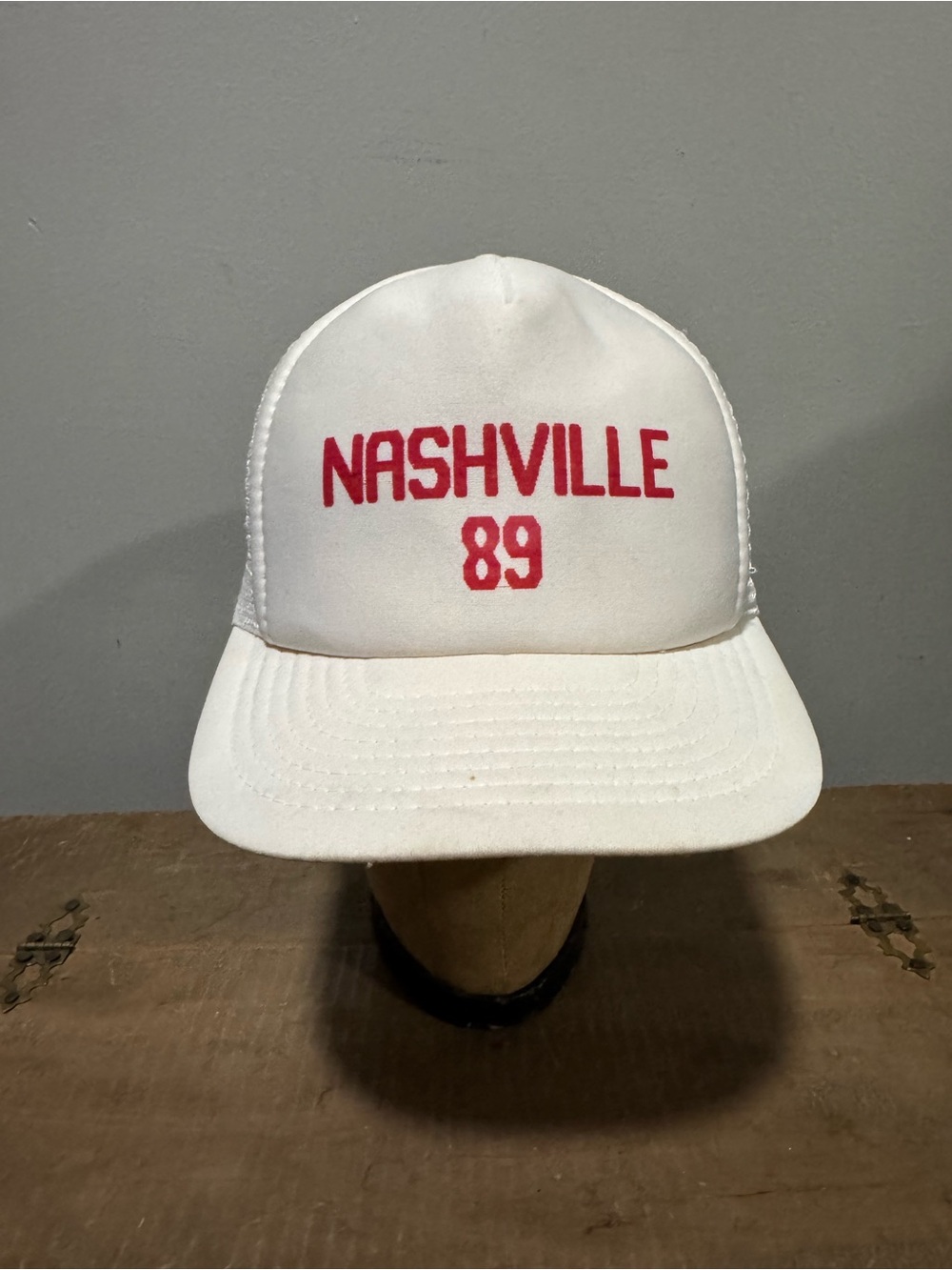 Vintage 1989 Nashville 89 White Trucker Hat Snapback Mesh Cap USA Style
